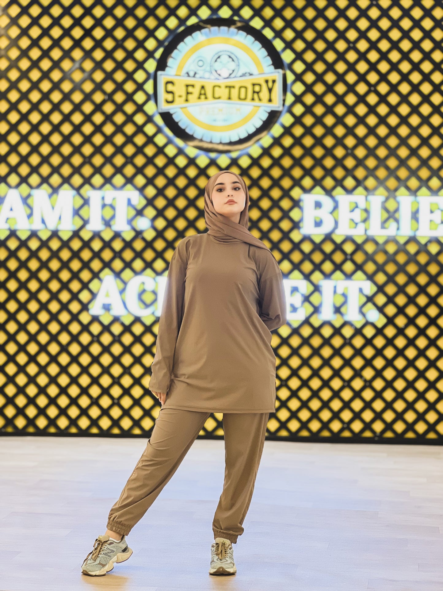 SET SPORTSWEAR BS