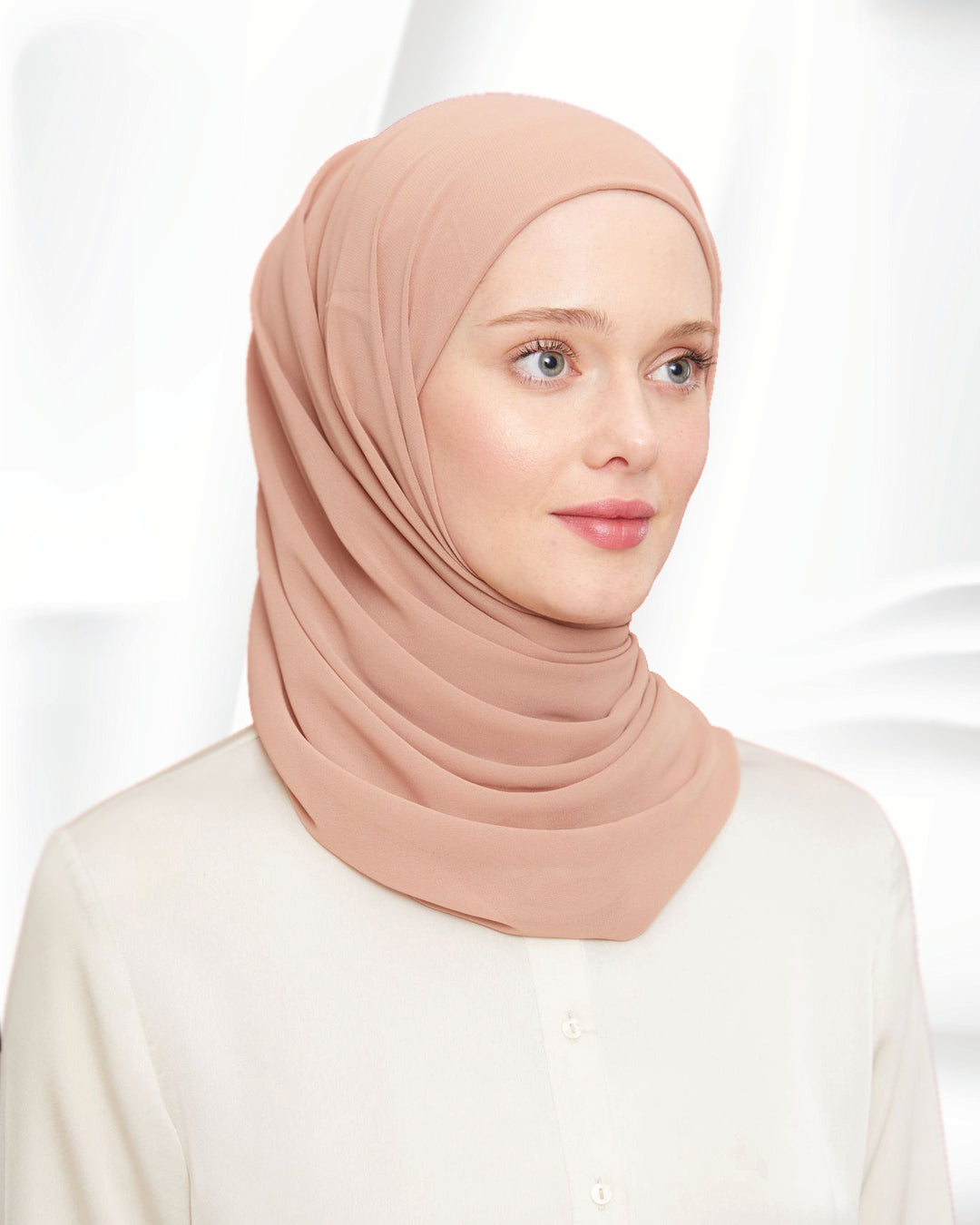 FOULARD CHIFFON AVEC BONNET EN COTON INTÉGRÉ