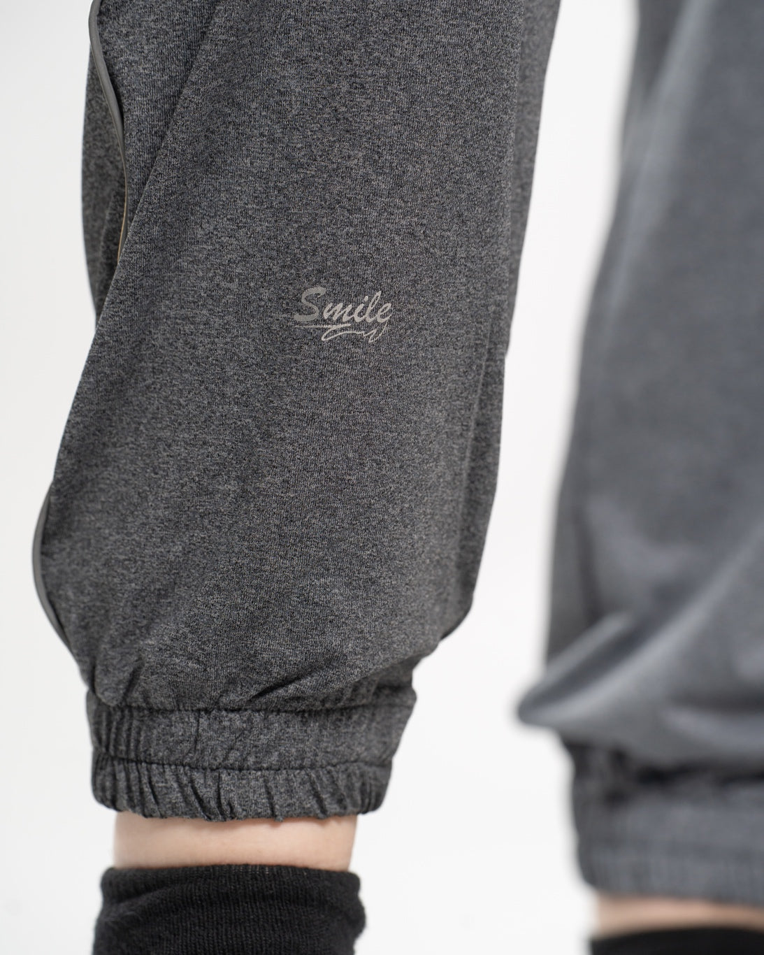 PANTALON SPORT AVEC DÉTAIL FLUORESCENT <smile >
