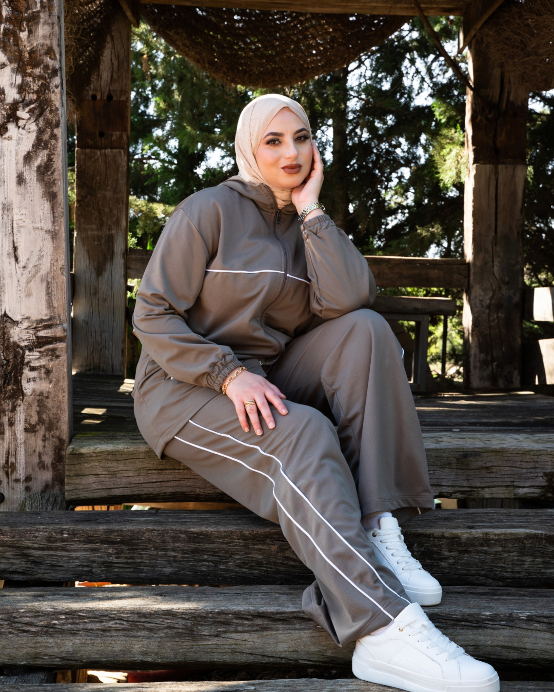 SURVÊTEMENTS MODEST TRACK